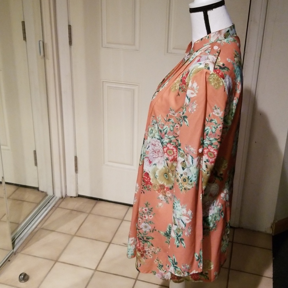 Ladies Top - Picture 3 of 4